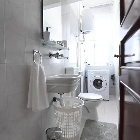 Center. Beautiful 130m2 Apartmant, Sea View *