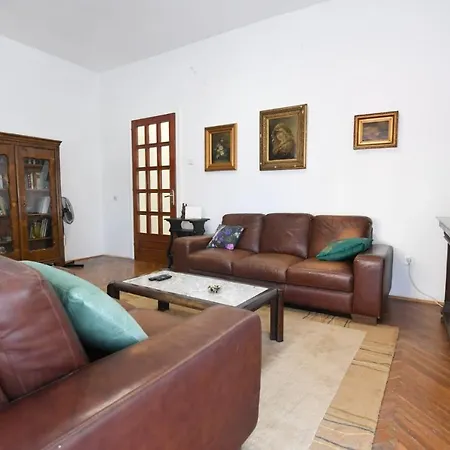 Center. Beautiful 130m2 Apartmant, Sea View Lejlighed