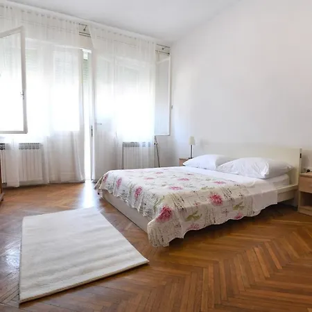 Center. Beautiful 130m2 Apartmant, Sea View