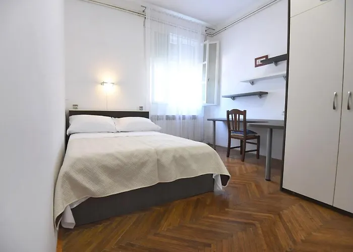 Center. Beautiful 130m2 Apartmant, Sea View *